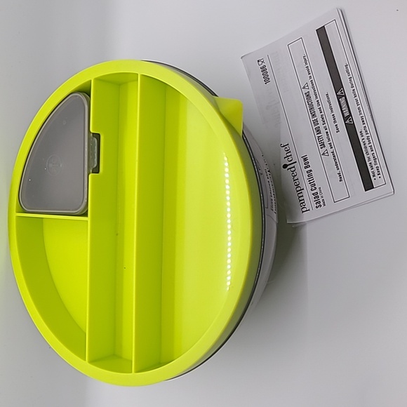 Pampered Chef Salad Cutting Bowl - Picture 4 of 9